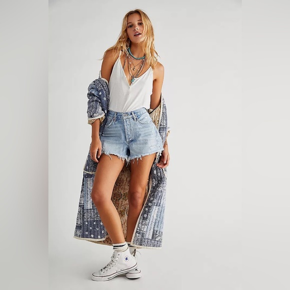 1. AGOLDE Parker Vintage Cutoff Shorts in Swapmeet - Picture 5 of 16